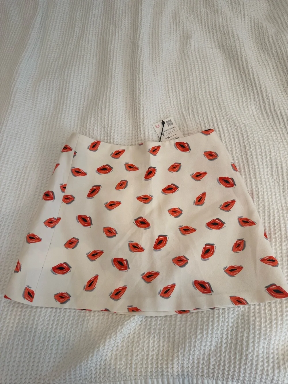 Zara White Mini Skirt with Red Lip Motif